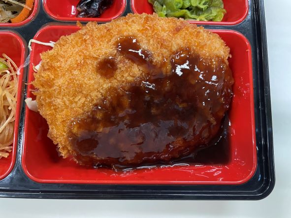 大きなとんかつ)手作り味噌カツだれ