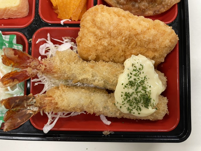 *エビフライ弁当の日*